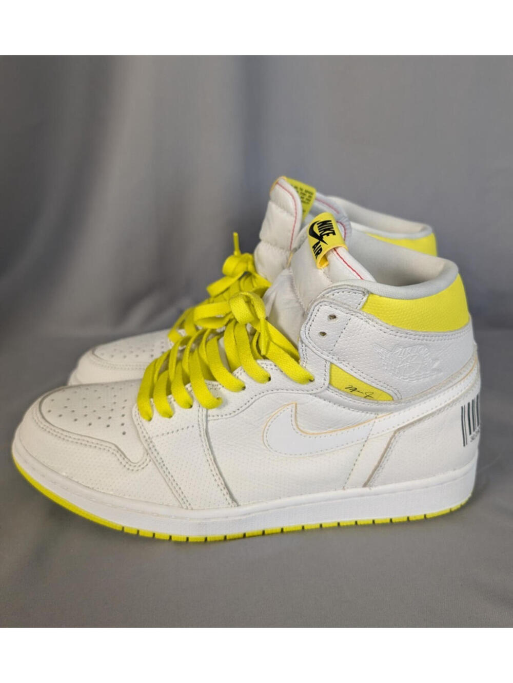 Nike Air Jordan 1 High OG First Flight White Yellow Men's Size 10.5 - Picture 8 of 9